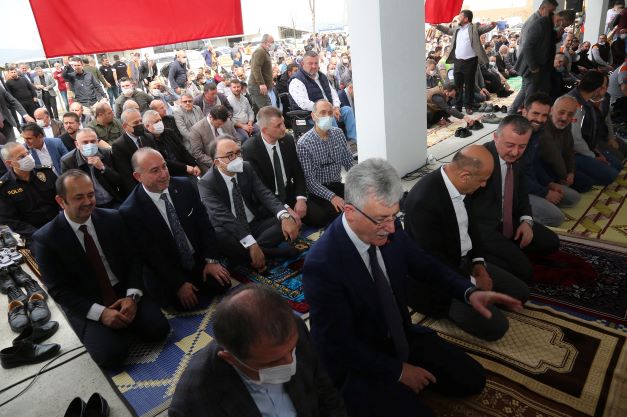 Gölcük Yeni Sanayi Camii, Kılınan Cuma Namazı İle İbadete Açıldı