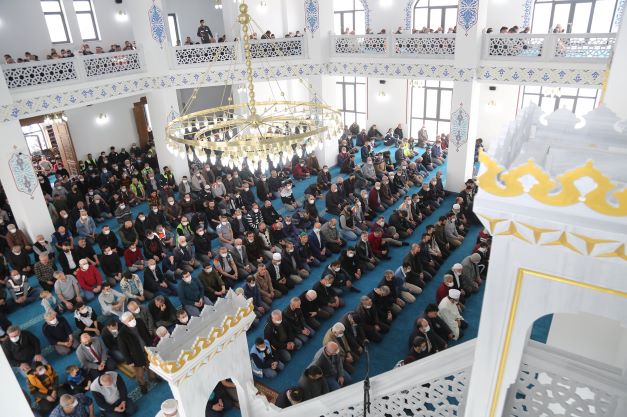 Gölcük Yeni Sanayi Camii, Kılınan Cuma Namazı İle İbadete Açıldı