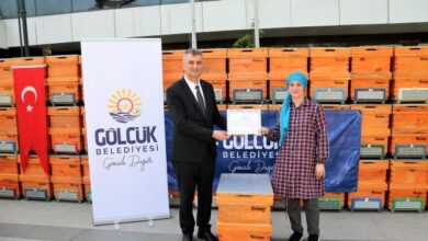 Halıdere Balı Üretecek Kadınlara Kovan Desteği