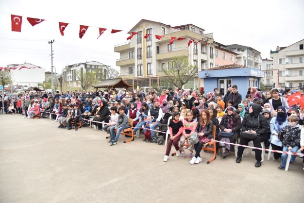 Kartepe’de 23 Nisan coşkuyla kutlandı