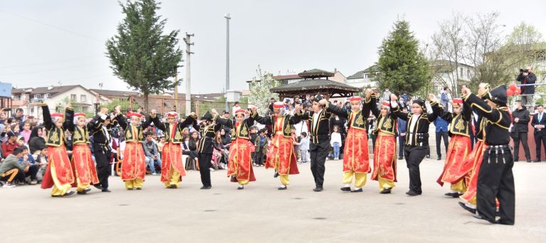 Kartepe’de 23 Nisan coşkuyla kutlandı