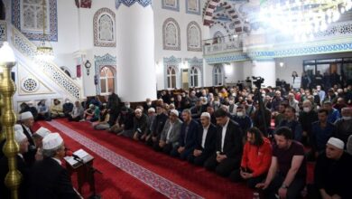 Kartepe'de Camiler Doldu Taştı