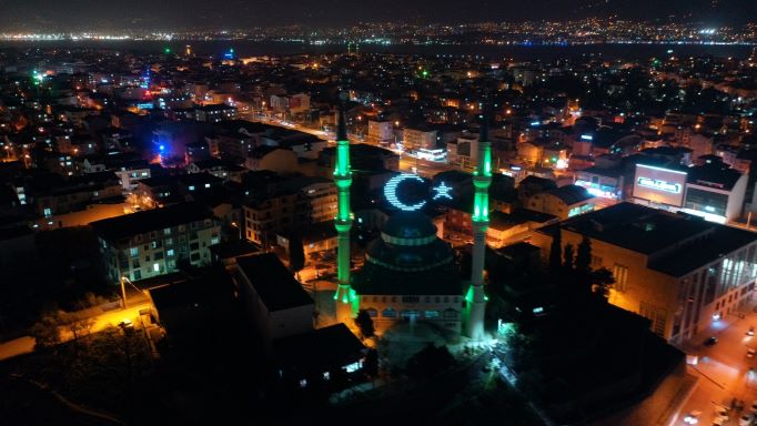 Körfez, mahyalar ile ışıldadı