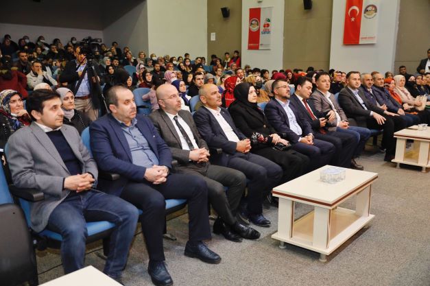 Serdar Tuncer ile şiir tadında Ramazan sohbeti