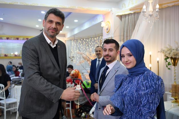 YUNUS İLE ERVA EVLİLİK YOLUNDA-