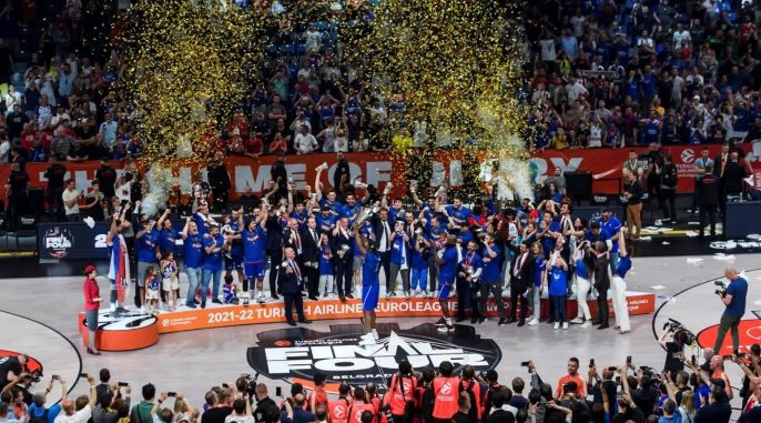 Anadolu Efes ikinci kez Avrupa şampiyonu