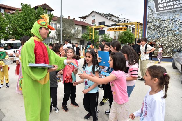 Bayramda Kartepeli Minikler Gönüllerince Eğlendiler