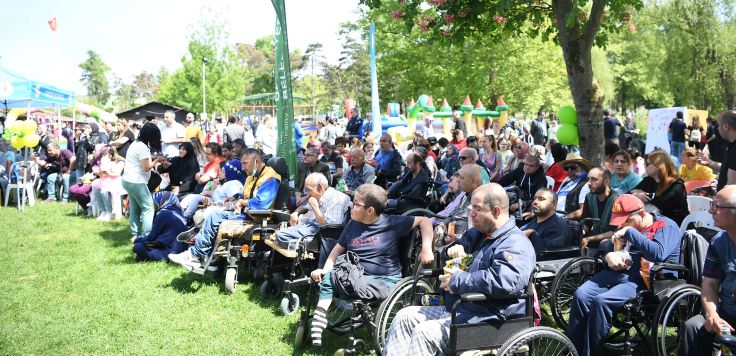 Engelliler Kartepe'de Unutulmaz Bir Gün Geçirdi