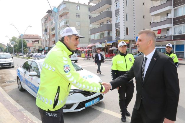 Gölcük Bayramda Kucaklaştı