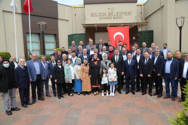 Gölcük Bayramda Kucaklaştı