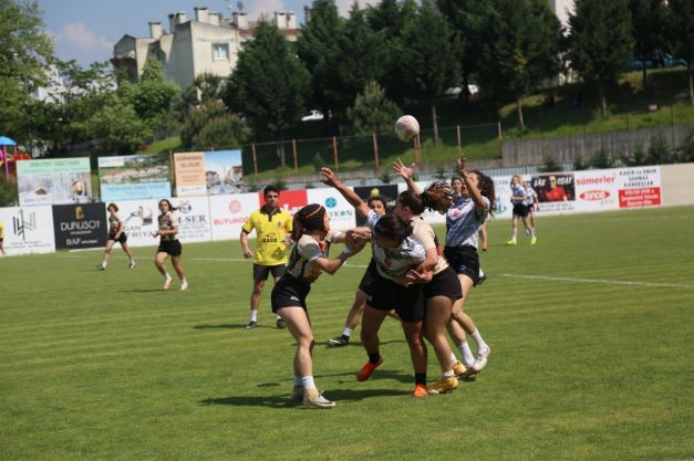 Gölcük’te Ragbi Heyecanı Nefesleri Kesti