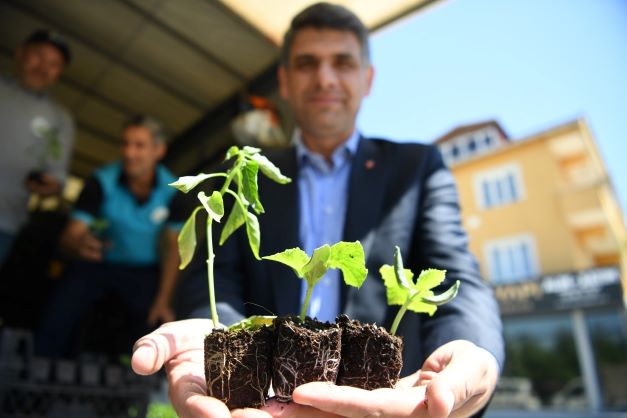 Kartepe'de 123 bin fide toprakla buluştu