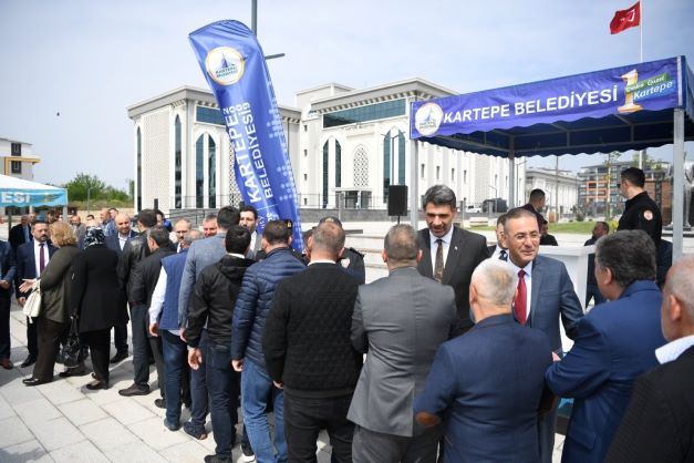 Kartepe’de Ramazan Bayramı geniş katılımla kutlandı