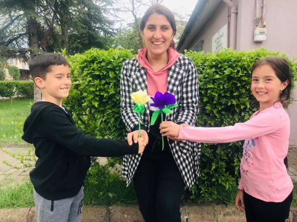 Kartepeli Miniklerden Annelerine Solmayan Çiçek