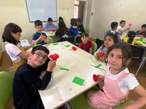 Kartepeli Miniklerden Annelerine Solmayan Çiçek