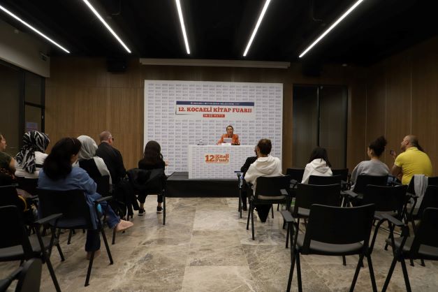 Kitap Fuarı’nda Atatürk ve Nutuk söyleşisi