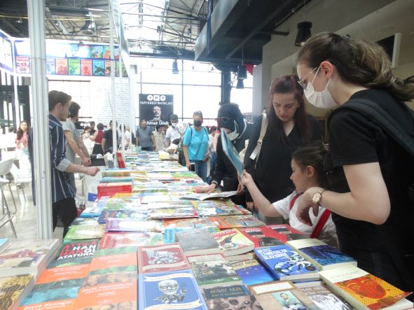 Kitap Fuarına Yoğun İlgi Devam Ediyor