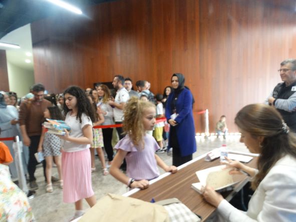 Kitap Fuarına Yoğun İlgi Devam Ediyor