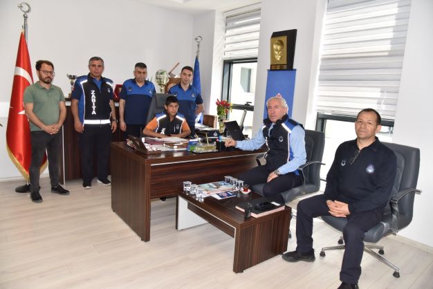 Kocaman, Koltuğu Devretti