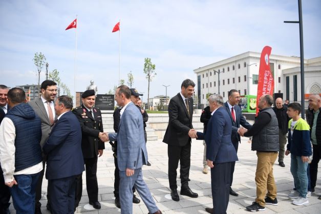 Kartepe’de Ramazan Bayramı geniş katılımla kutlandı