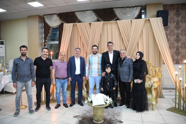 Mutlu Günlerinde Yanlarında Olmaya Devam Ediyor