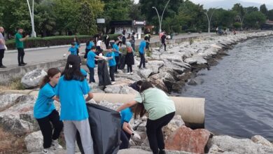 Gölcük’te çevreci çocuklar büyüklerine örnek oldu