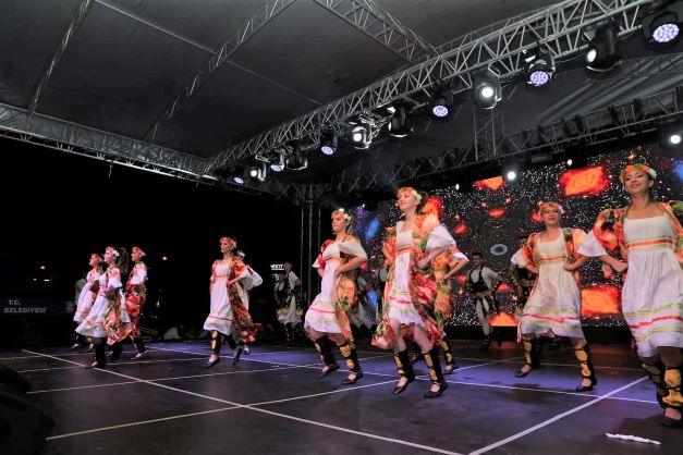 Nikomedia’dan İzmit’e izleyenleri büyüledi