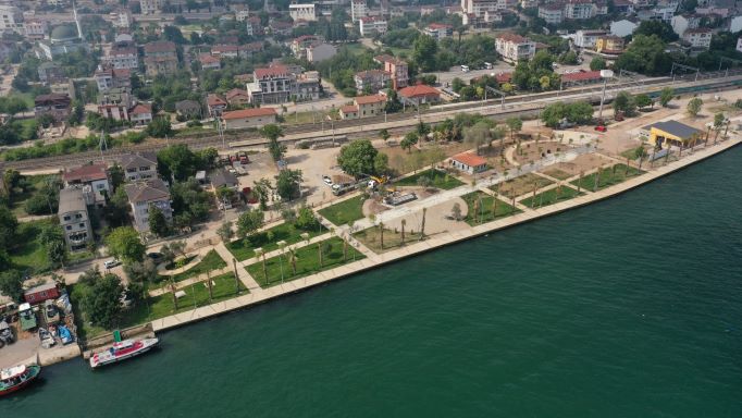 Atalar parkındaki anıt ve büstler yenilendi