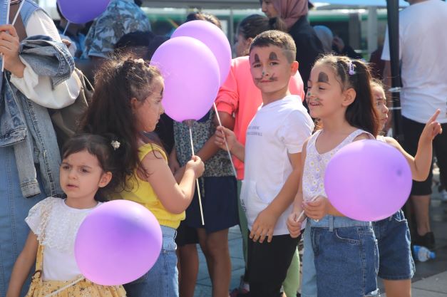 Bayram şenliğinde renkli görüntüler ortaya çıktı