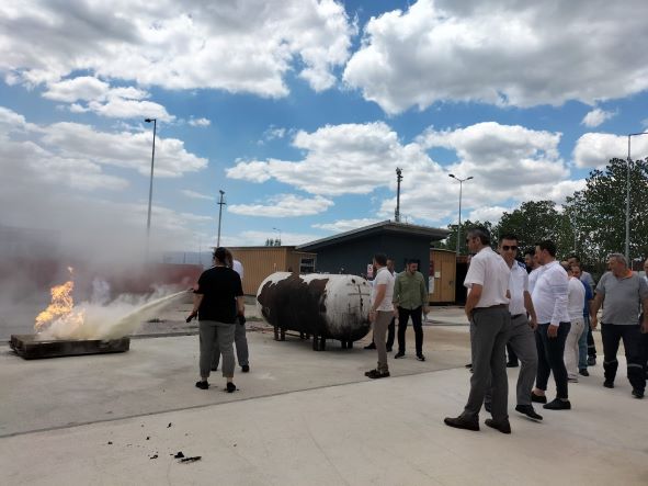 Büyükşehir İtfaiyesinden Ulaşımpark personeline eğitim