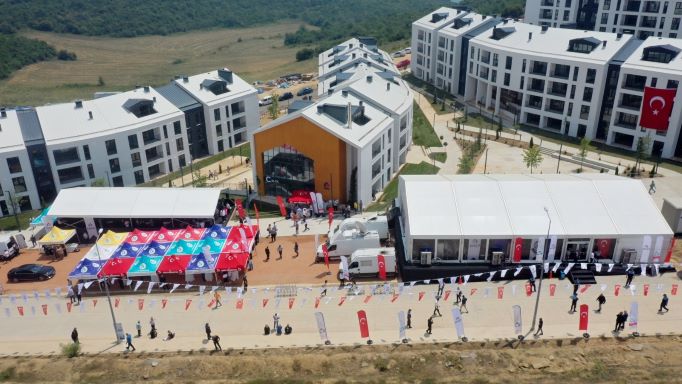 Çınar Evler’de Hak Sahipleri Dairelerine Kavuştu