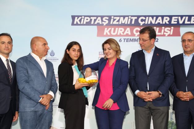 Çınar Evler’de Hak Sahipleri Dairelerine Kavuştu