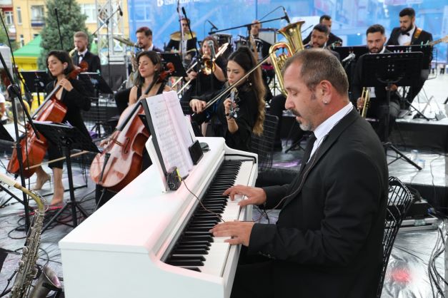 İzmit Kent Orkestrası bayram neşesini zirveye taşıdı