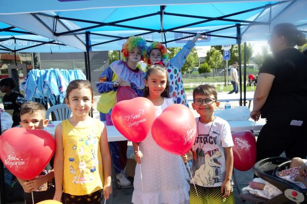 İzmit Kent meydanında ‘bayram şenliği’