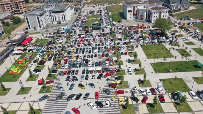 Kartepe'de Auto Show 2022 Renkli Geçti