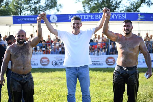 Kartepe'de Başpehlivan Tanju Gemici Oldu
