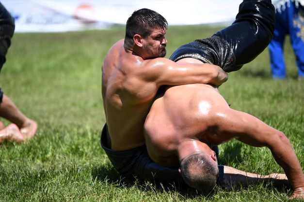 Kartepe'de Başpehlivan Tanju Gemici Oldu