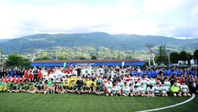 Kartepe'de Şöhretler Futbol Turnuvası Protokolle Başladı