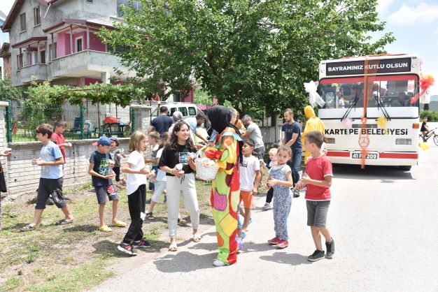 Kartepeli minikler bayram coşkusunu doyasıya yaşadılar