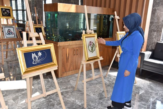 Kartepe'nin Altın Gençlerinin Yetenekleri Sergileniyor