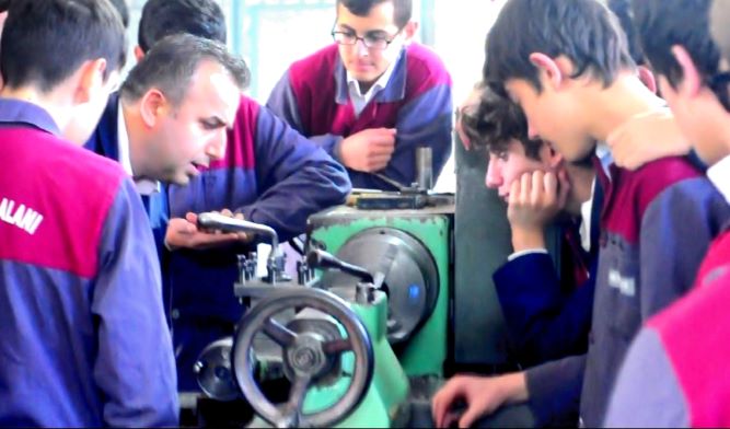 Mesleki ve teknik eğitime ilgi büyük