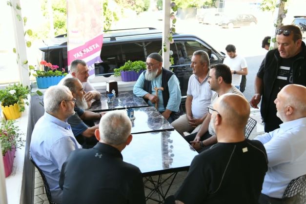 Milletimize ve kadim devletimize aşığız