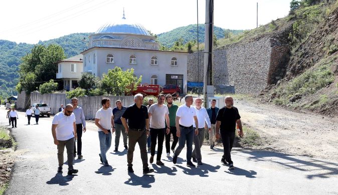 Milletimize ve kadim devletimize aşığız