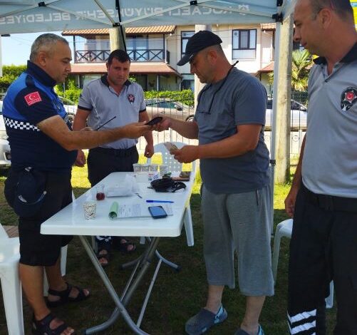 Para dolu çantayı sahibine ulaştırdı