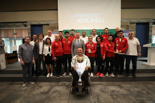 Spor yatırımlarıyla Türkiye’ye rol model olduk