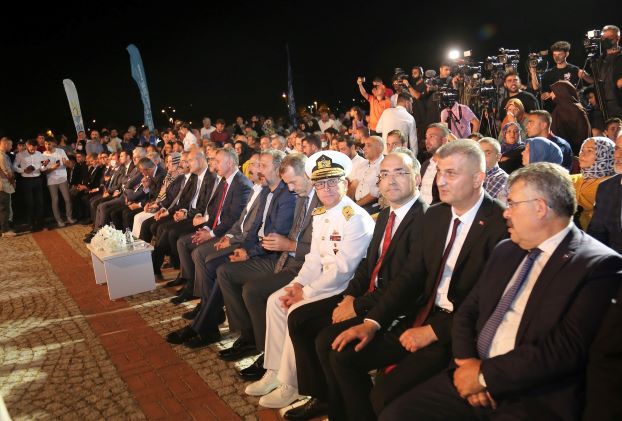 Gölcük 17 Ağustos Şehitleri İçin tek Yürek Oldu