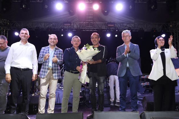 Haluk Levent’ten şenlikte Şevketiye’ye özel beste