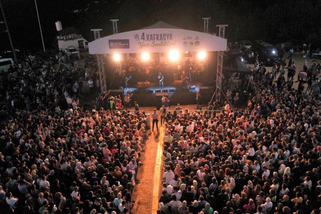 Haluk Levent’ten şenlikte Şevketiye’ye özel beste