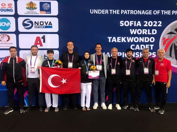 Kağıtsporlu Esila, dünya ikincisi oldu