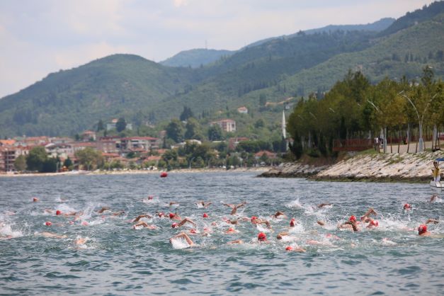 Karamürsel’de kulaçlar milli takım için atıldı